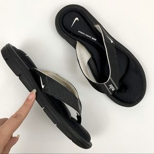 nike padded flip flops womens